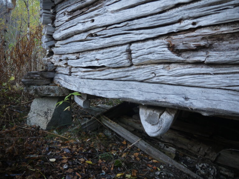 Stabbur på Lia gård, Bodø kommune - buedragere
